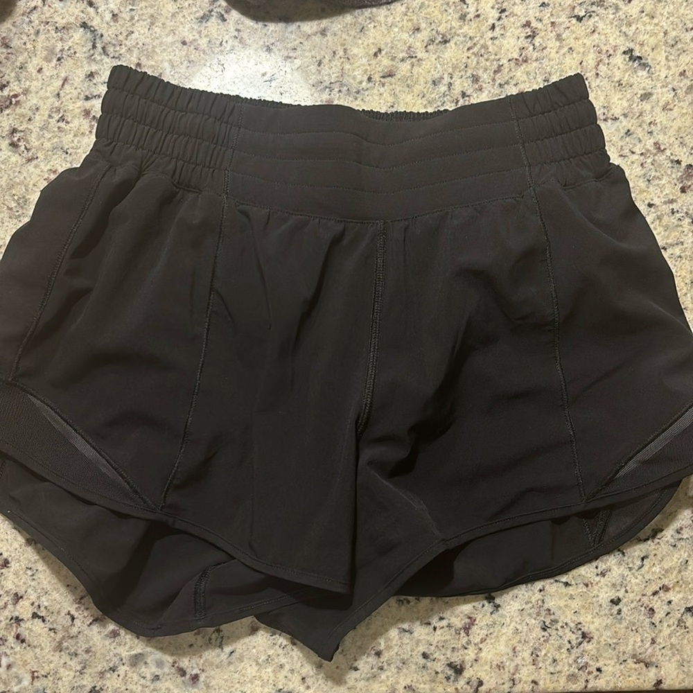LuluLemon short Hotty Hot